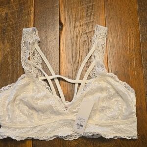 Francesca's Collections Ivory Sz Small V Cut Lacy Bralette NWT